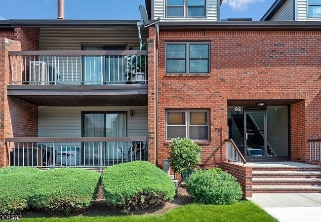 Building Photo - 92 Beverly Hl Ter Unit E