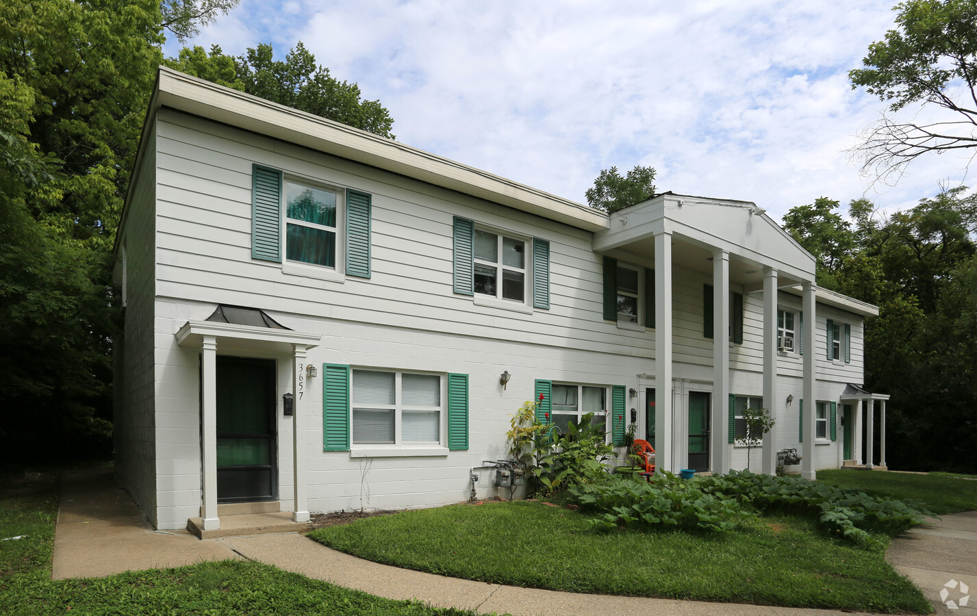 Colonial Village - Colonial Village Apartments