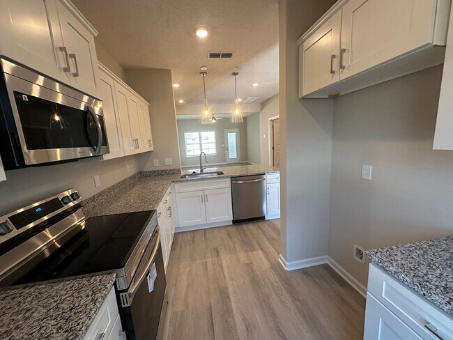 Photo - 4 Bed 3 Bath Townhome Near The Heart Of Shelbyville