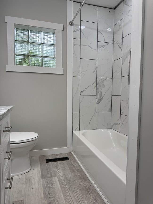 Photo - 490 N Wilson Ave