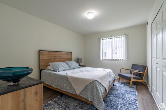 1BR, 1BA - 600SF - Model - Bedroom - Mill Creek Apartments