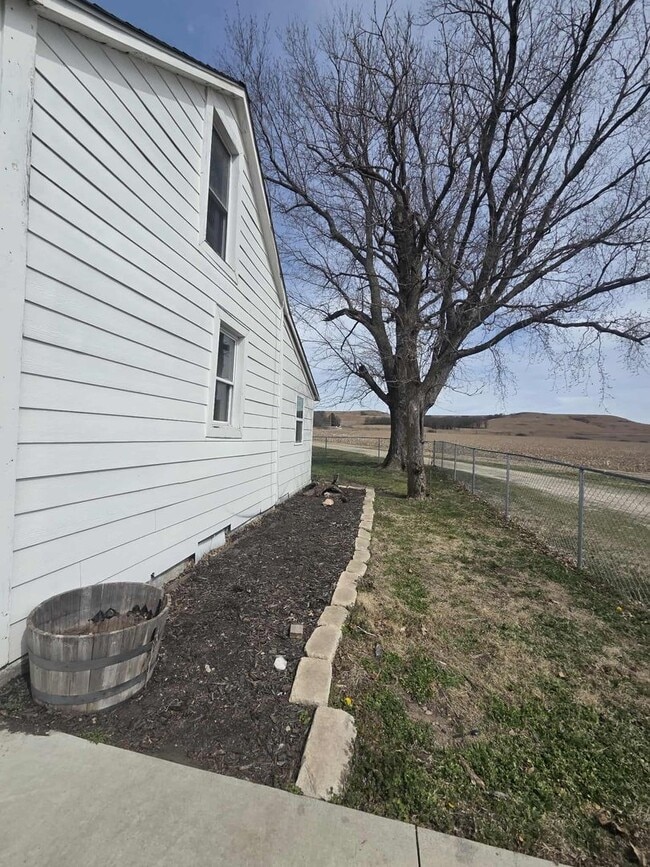 Photo - Charming Farm House!