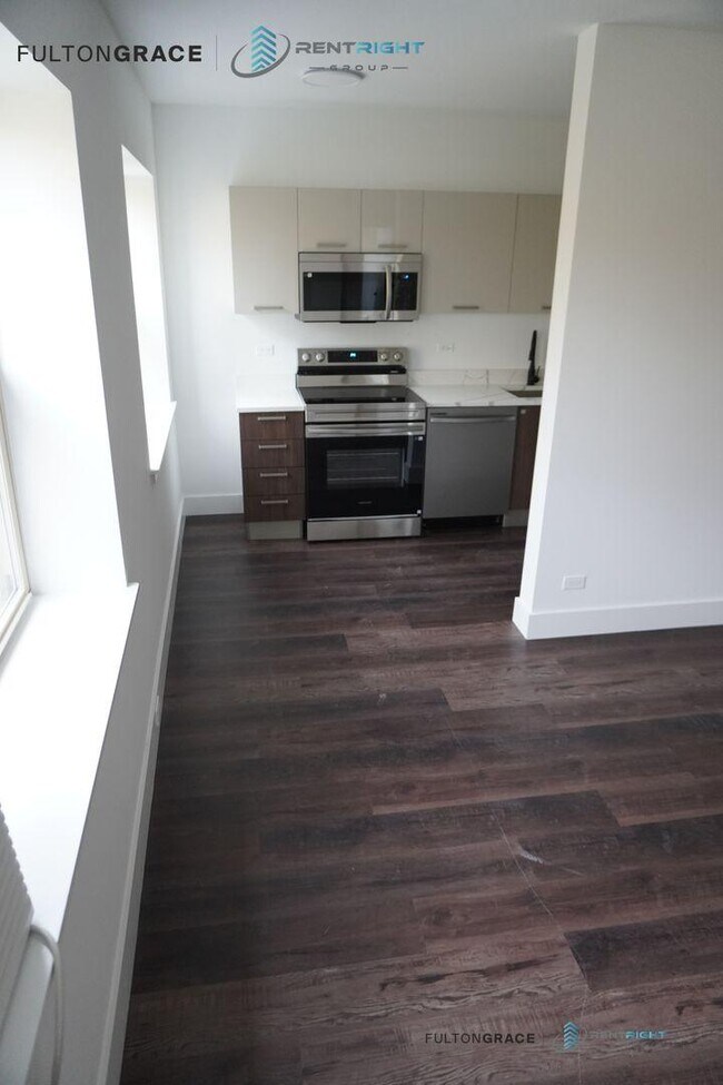 Building Photo - 2 bedroom in Chicago IL 60660 Unit 201