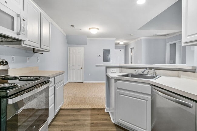 Photo - 2 Bed/2 Bath Plus Loft. Pet Friendly. Reserved Parking.