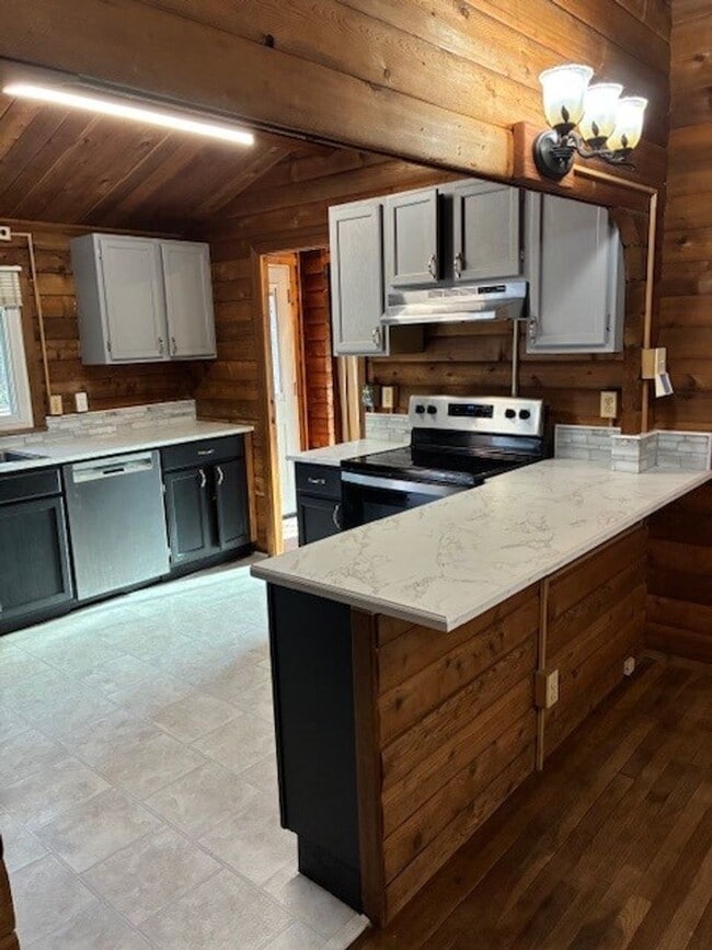 Photo - LAKE FRONT PARADISE