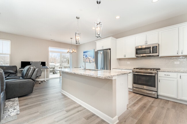 Photo - 253 Masters Dr