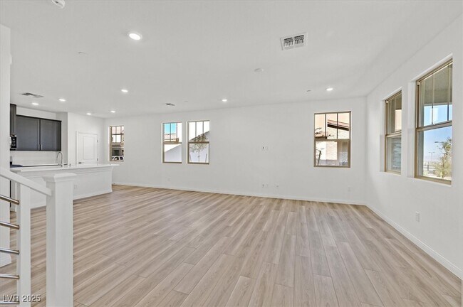 Photo - 148 Silver Run Ln