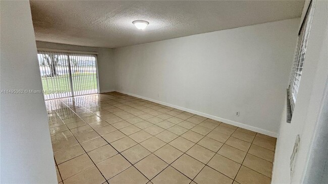 Photo - 3457 NW 44th St Condominio Unidad 105