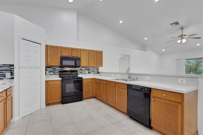 Photo - 1807 NE 28th St