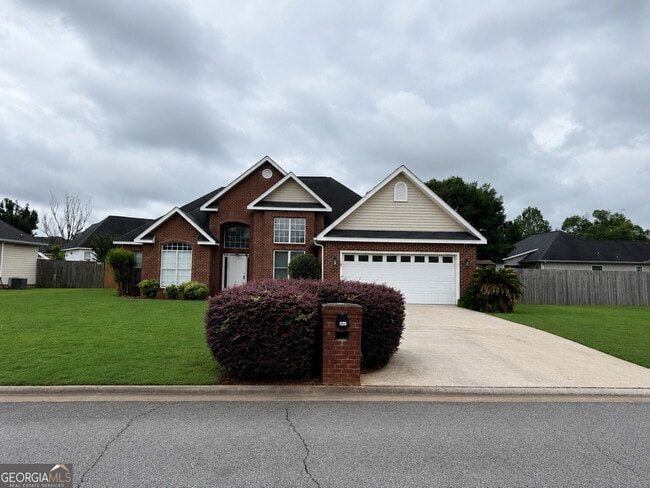 Building Photo - 102 Myles Ln