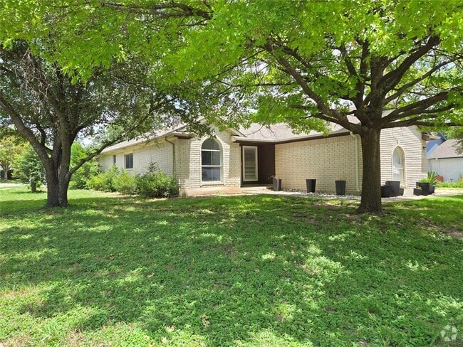 Building Photo - 1229 Hughmont Dr Rental