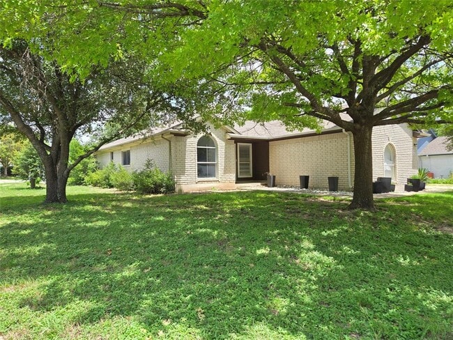Photo - 1229 Hughmont Dr House
