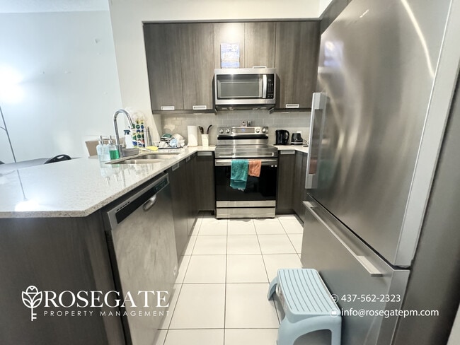 Photo - 910-65 Watergarden Dr, Mississauga, Ontario L5R 0G9 Unit 910