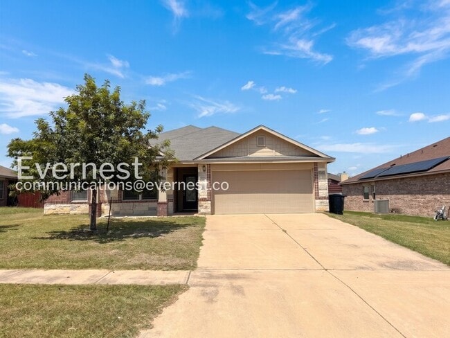 Photo - 501 W Vega Ln
