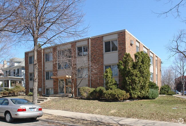 2649 Humboldt Ave S.