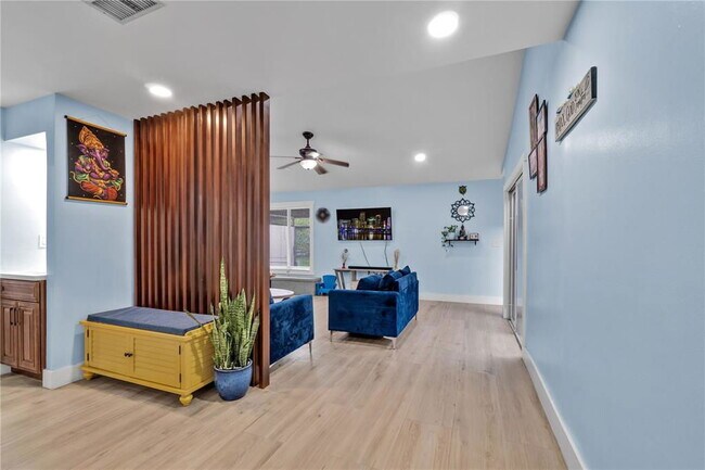 607 Village Lake Dr