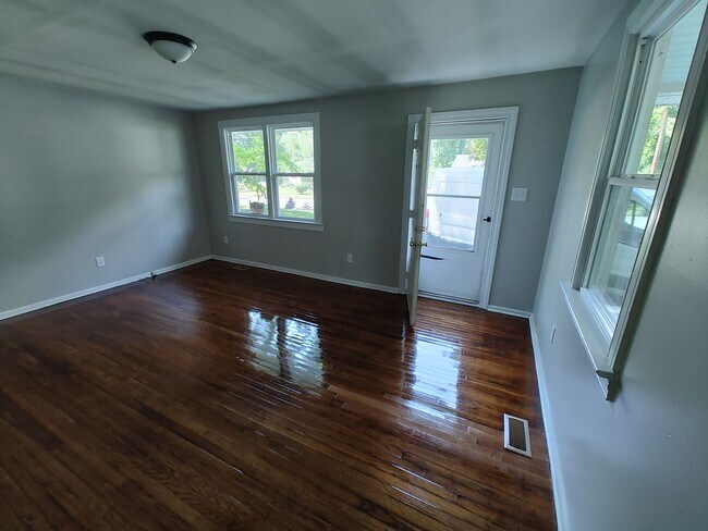 Photo - 2203 Ivy Rd