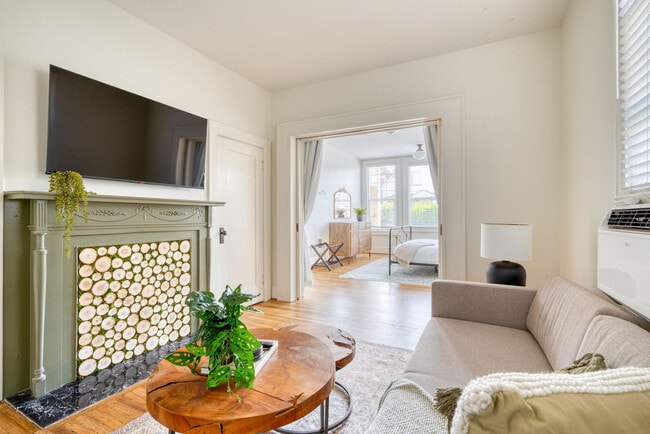 2114 E Burnside St Unit SI ID1611794P