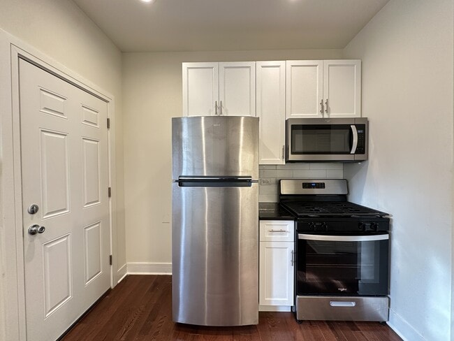 Photo - 1159 W Lunt Ave Unit 4