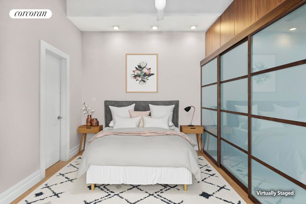 Photo - 54 W 74th St