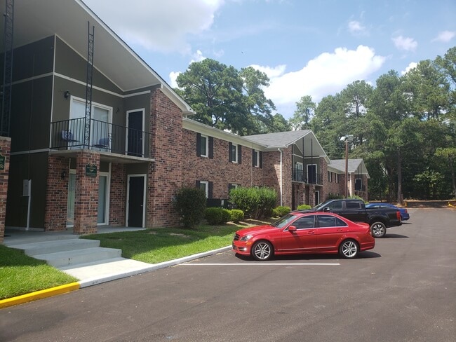 Photo - Lamplighter Apartments