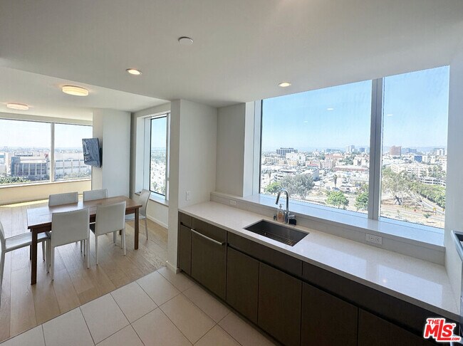 Photo - 889 Francisco St Unit 1106