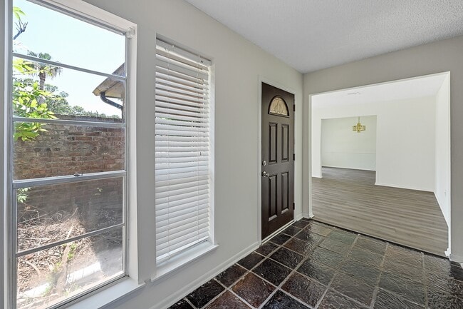 Photo - 2326 Turtle Creek Dr