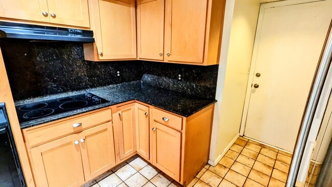 Photo - 7720 S Lakewood Ave