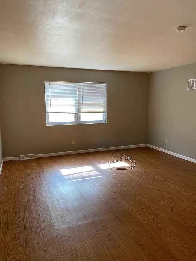 Photo - 2 Chateau Dr Unit 2 Chateau Drive C