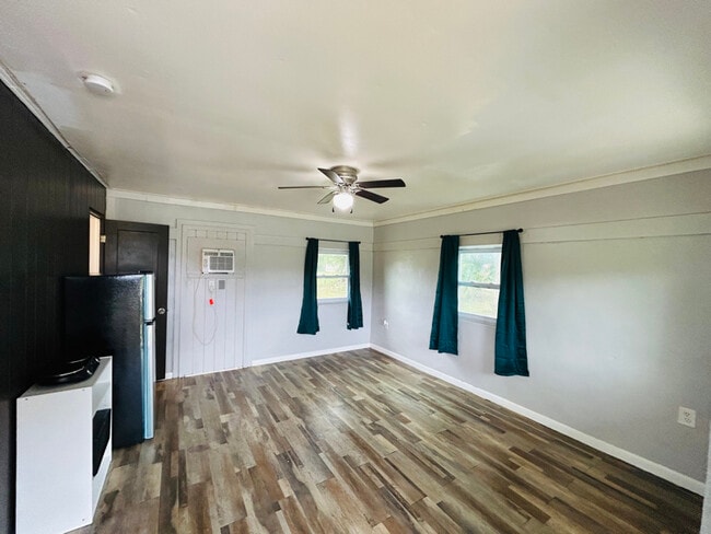 Photo - 8010 SE US Hwy 301