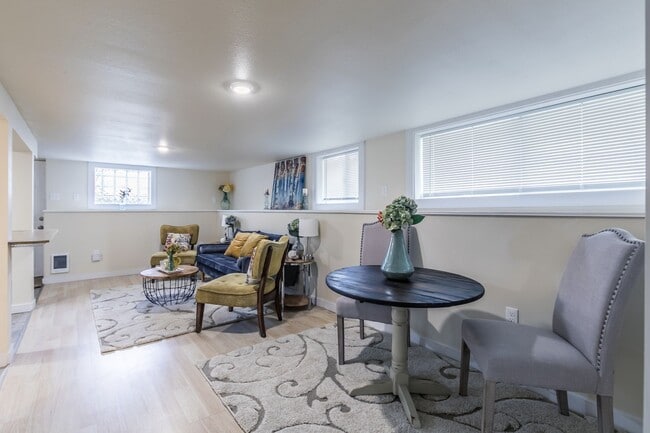 Photo - Adorable home with 3 Units in Tacoma Unit B