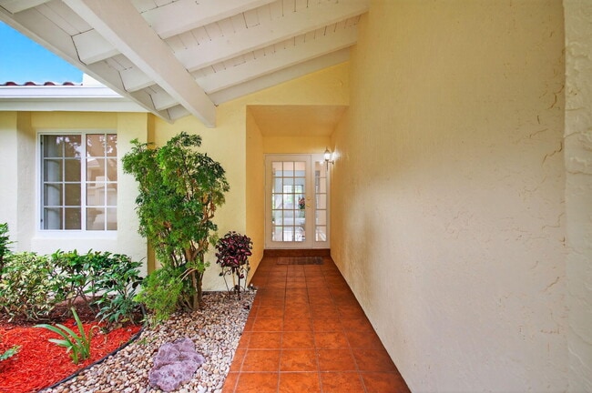 Photo - 6105 Via Laguna Ln
