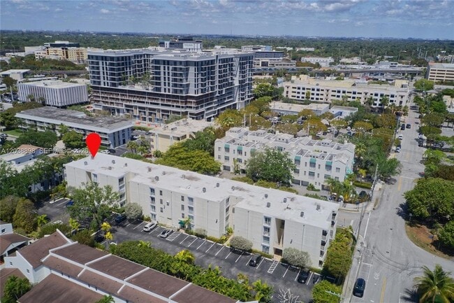 Building Photo - 5838 SW 74th Terrace Unit 317