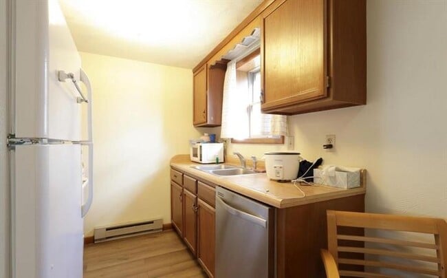 Kitchen - 1014 Walnut St Unit 1014