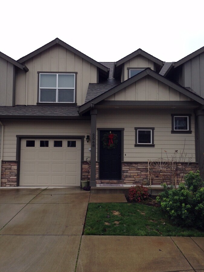 Photo - 2068 NW Kale Way