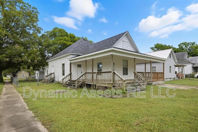 Photo - 816 W 3rd St