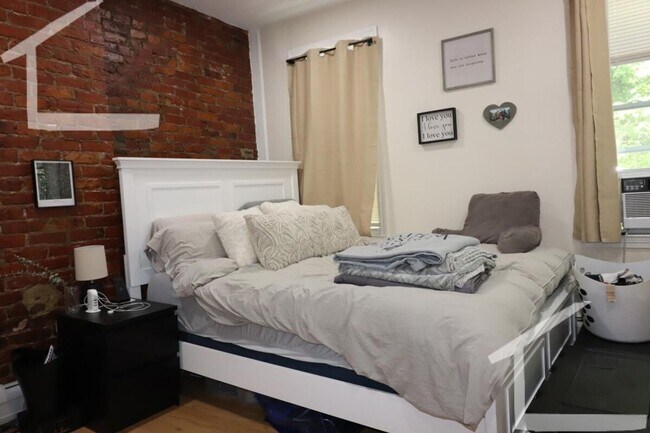 Photo - HOT BROOKLINE LISTING!!!!!