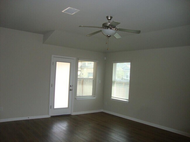 Photo - 2824 Smokehouse Trl