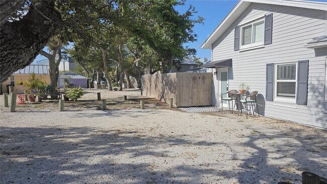 Building Photo - 25 NEW JERSEY Rd Unit 8 Rental