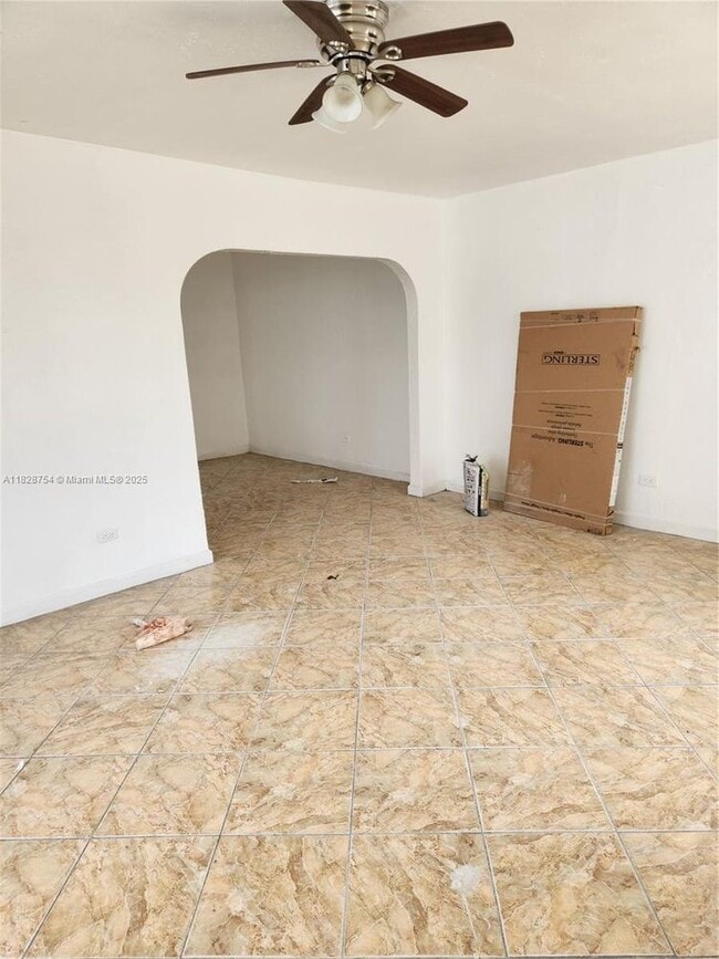 Building Photo - 271 NW 54th St Unit 201-201 Rental