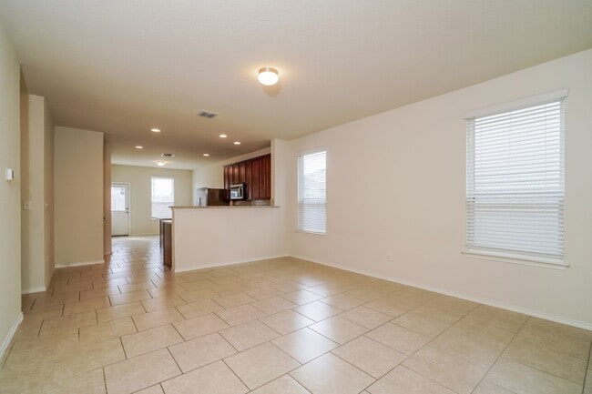 Photo - 448 Nova Zembla