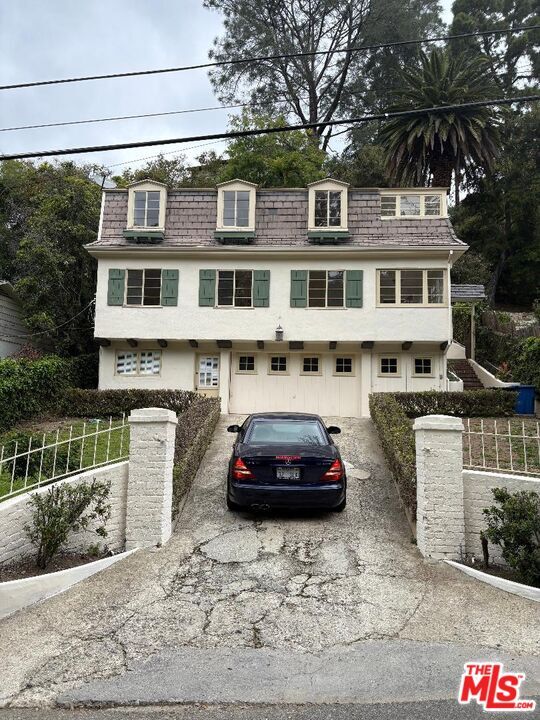 Photo - 10309 Chrysanthemum Ln House