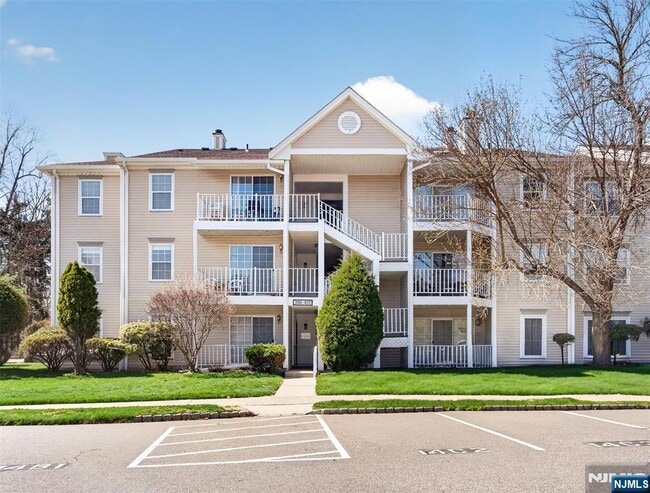 Building Photo - 403 Poets Way Unit 403