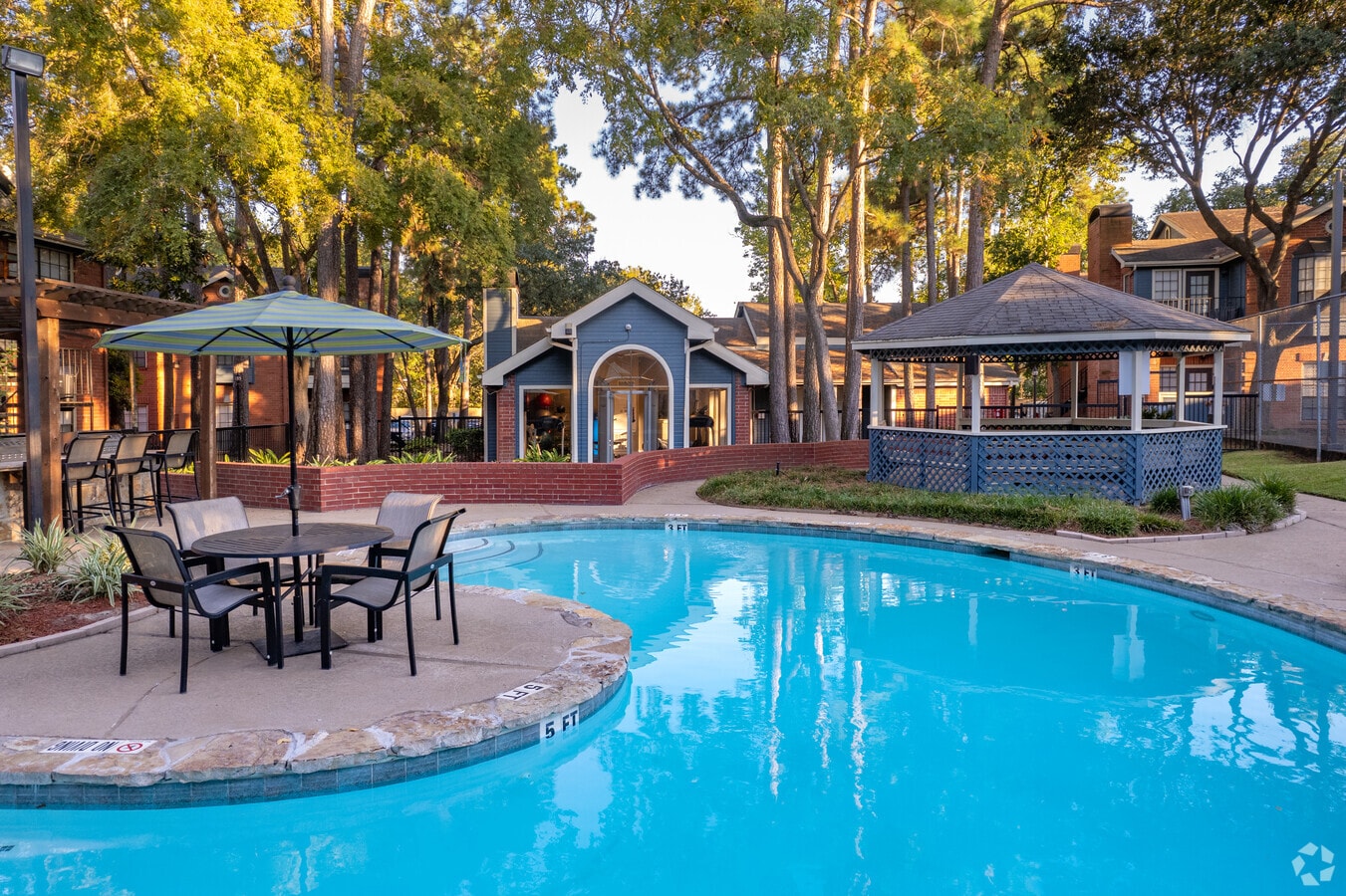 The Reston Apartments - The Reston Apartments