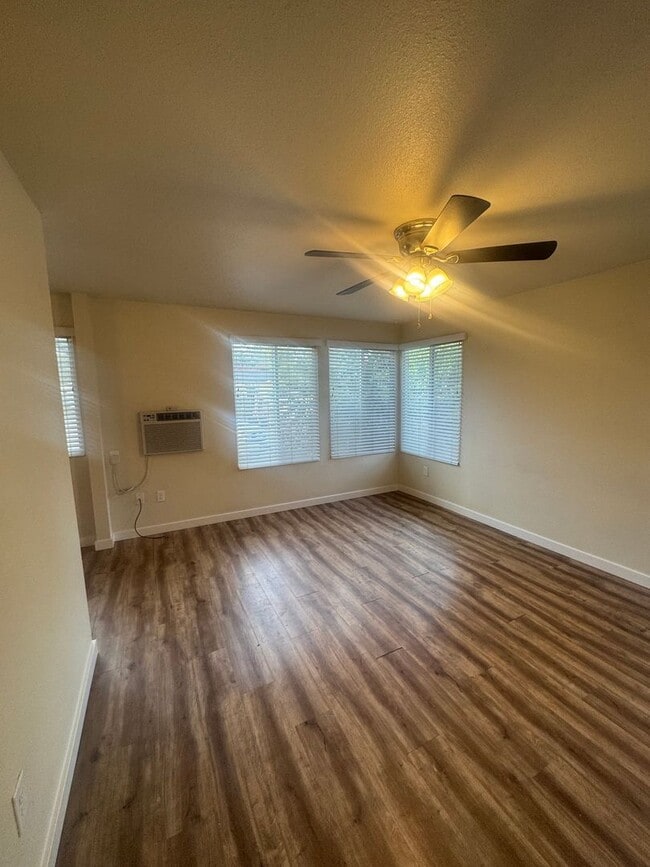 Building Photo - 1104 Layton Rd Unit B