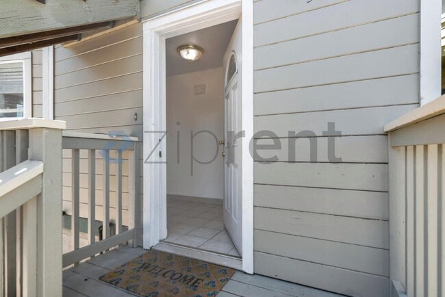 Photo - 3123 Harrison St