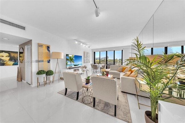 Photo - 151 Crandon Blvd Unit 337