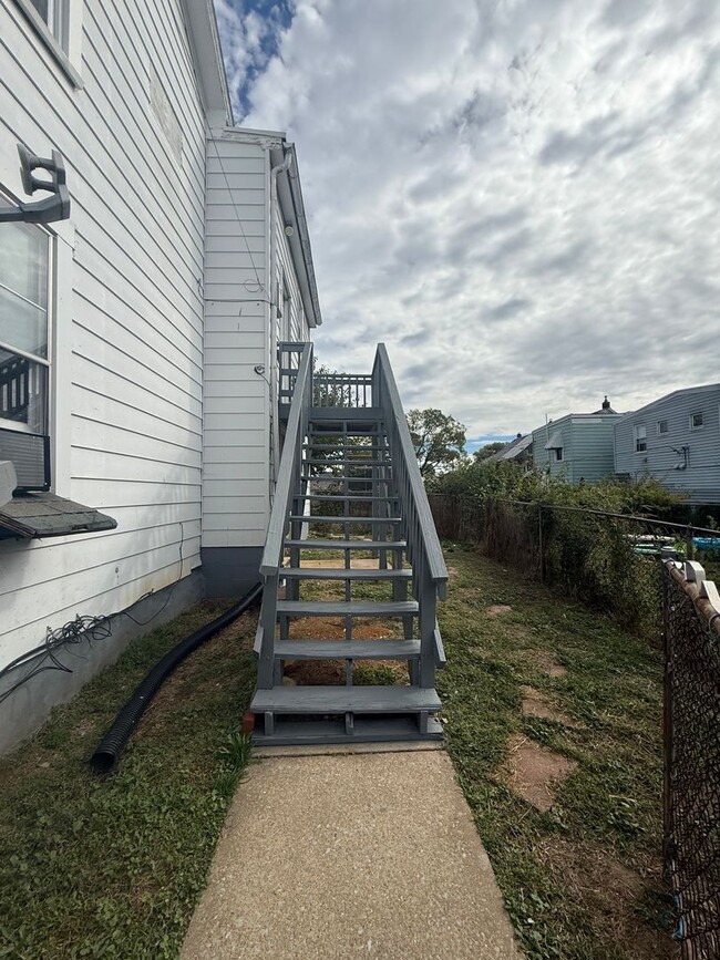 Photo - 210 James St Unit 2