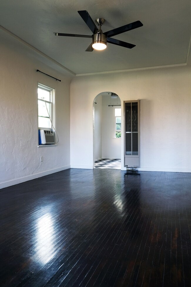 Photo - 771 Freeman Ave