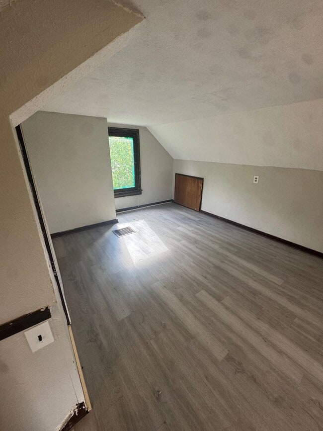 Photo - Charming 3-Bedroom Property in Prime Location (SECTION 8 VOUCHERS ACCEPTED)